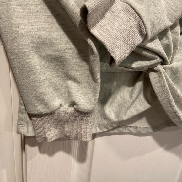 Hippie Chic Size S Gray Long Sleeve Twist Front Crew Neck Pullover Sweatshirt - Picture 5 of 11